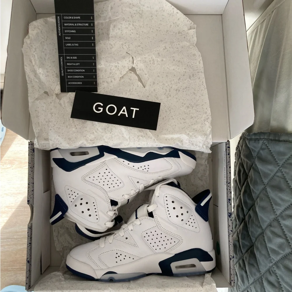 Air Jordan 6 Retro 'Midnight Navy' 2022 in size 4.5 Mens